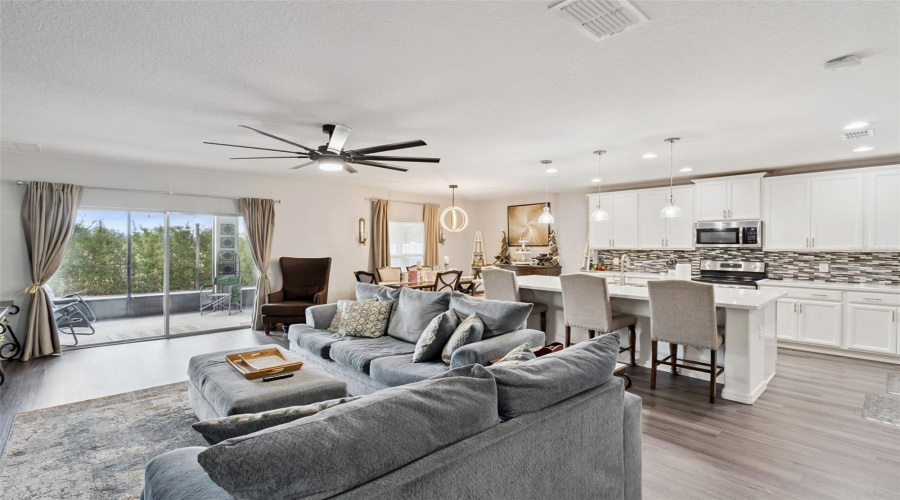 DAVENPORT, Florida 33837, 4 Bedrooms Bedrooms, ,2 BathroomsBathrooms,Residential,For Sale,SAMUEL,0,MFRO6387481