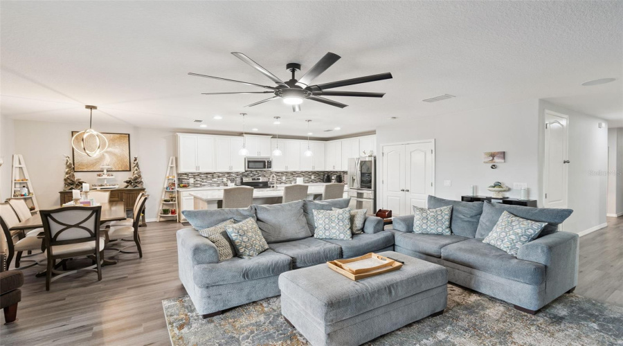 DAVENPORT, Florida 33837, 4 Bedrooms Bedrooms, ,2 BathroomsBathrooms,Residential,For Sale,SAMUEL,0,MFRO6387481