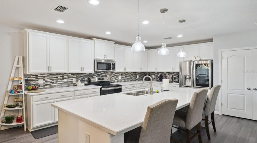 DAVENPORT, Florida 33837, 4 Bedrooms Bedrooms, ,2 BathroomsBathrooms,Residential,For Sale,SAMUEL,0,MFRO6387481