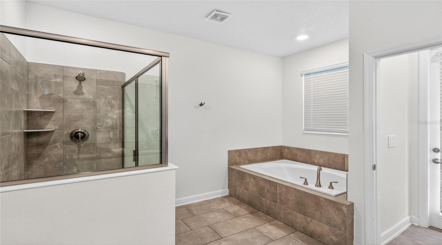 KISSIMMEE, Florida 34746, 8 Bedrooms Bedrooms, ,5 BathroomsBathrooms,Residential,For Sale,PROTAGONIST,0,MFRO6388632