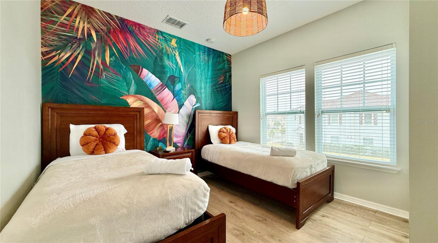 KISSIMMEE, Florida 34747, 4 Bedrooms Bedrooms, ,3 BathroomsBathrooms,Residential,For Sale,SHINE,0,MFRO6388623