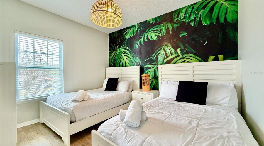 KISSIMMEE, Florida 34747, 4 Bedrooms Bedrooms, ,3 BathroomsBathrooms,Residential,For Sale,SHINE,0,MFRO6388623