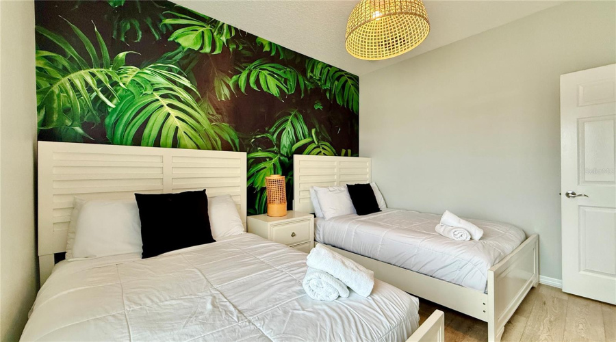 KISSIMMEE, Florida 34747, 4 Bedrooms Bedrooms, ,3 BathroomsBathrooms,Residential,For Sale,SHINE,0,MFRO6388623