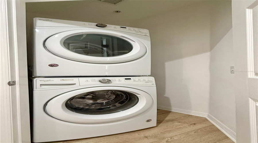 KISSIMMEE, Florida 34747, 4 Bedrooms Bedrooms, ,3 BathroomsBathrooms,Residential,For Sale,SHINE,0,MFRO6388623