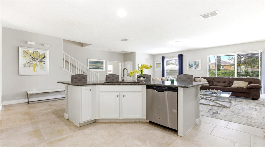 DAVENPORT, Florida 33837, 6 Bedrooms Bedrooms, ,5 BathroomsBathrooms,Residential,For Sale,OAKVIEW,0,MFRO6387731