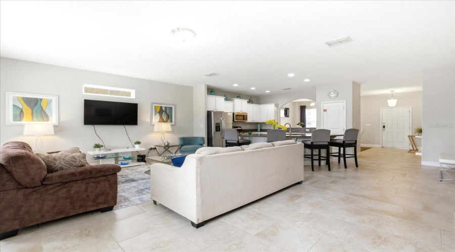 DAVENPORT, Florida 33837, 6 Bedrooms Bedrooms, ,5 BathroomsBathrooms,Residential,For Sale,OAKVIEW,0,MFRO6387731