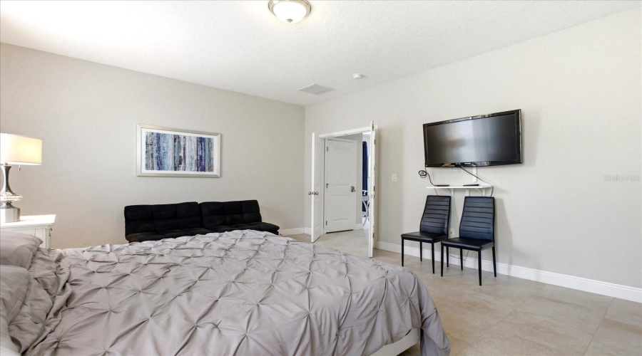 DAVENPORT, Florida 33837, 6 Bedrooms Bedrooms, ,5 BathroomsBathrooms,Residential,For Sale,OAKVIEW,0,MFRO6387731