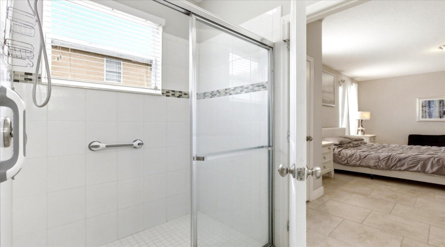 DAVENPORT, Florida 33837, 6 Bedrooms Bedrooms, ,5 BathroomsBathrooms,Residential,For Sale,OAKVIEW,0,MFRO6387731