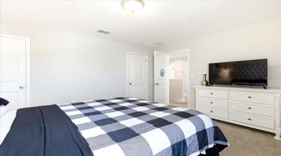 DAVENPORT, Florida 33837, 6 Bedrooms Bedrooms, ,5 BathroomsBathrooms,Residential,For Sale,OAKVIEW,0,MFRO6387731