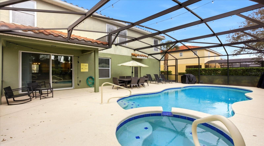 DAVENPORT, Florida 33837, 6 Bedrooms Bedrooms, ,5 BathroomsBathrooms,Residential,For Sale,OAKVIEW,0,MFRO6387731