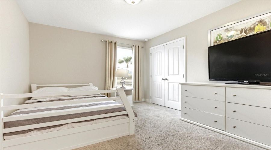 DAVENPORT, Florida 33837, 6 Bedrooms Bedrooms, ,5 BathroomsBathrooms,Residential,For Sale,OAKVIEW,0,MFRO6387731