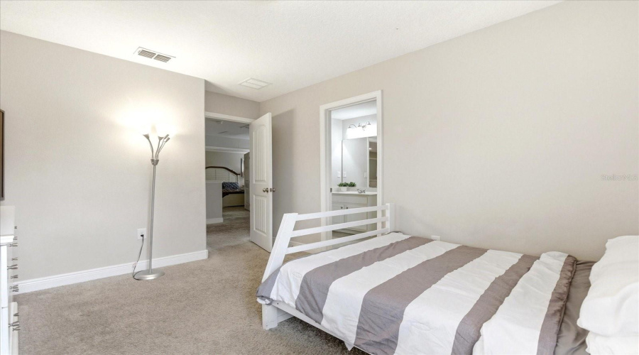 DAVENPORT, Florida 33837, 6 Bedrooms Bedrooms, ,5 BathroomsBathrooms,Residential,For Sale,OAKVIEW,0,MFRO6387731