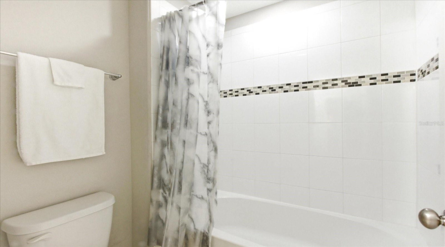 DAVENPORT, Florida 33837, 6 Bedrooms Bedrooms, ,5 BathroomsBathrooms,Residential,For Sale,OAKVIEW,0,MFRO6387731