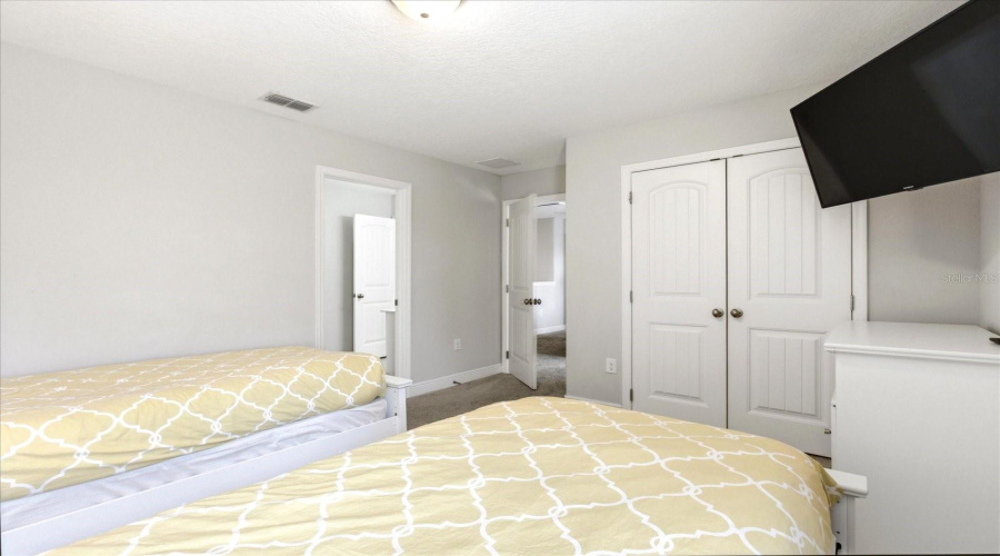 DAVENPORT, Florida 33837, 6 Bedrooms Bedrooms, ,5 BathroomsBathrooms,Residential,For Sale,OAKVIEW,0,MFRO6387731