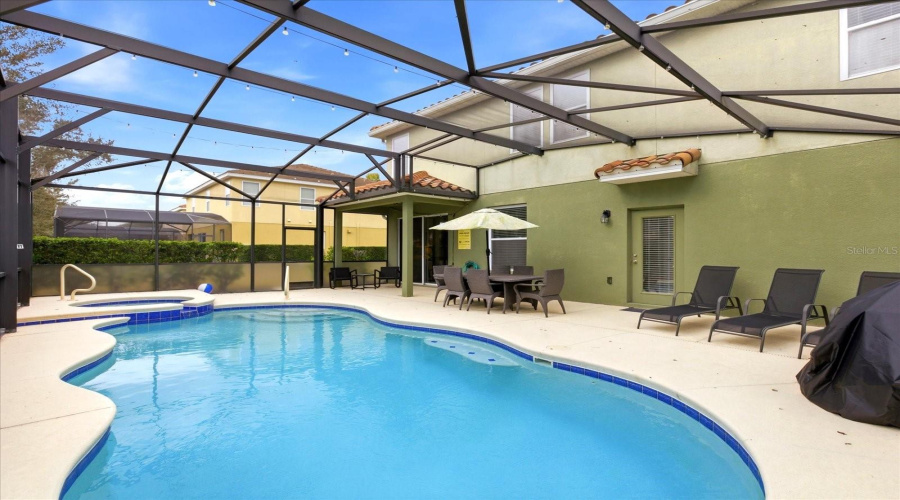 DAVENPORT, Florida 33837, 6 Bedrooms Bedrooms, ,5 BathroomsBathrooms,Residential,For Sale,OAKVIEW,0,MFRO6387731