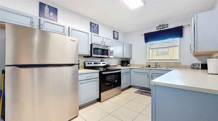 DAVENPORT, Florida 33897, 4 Bedrooms Bedrooms, ,3 BathroomsBathrooms,Residential,For Sale,NAPOLI,0,MFRS5145094