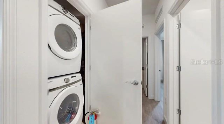 DAVENPORT, Florida 33896, 5 Bedrooms Bedrooms, ,4 BathroomsBathrooms,Residential,For Sale,FAMAGUSTA,0,MFRO6388644