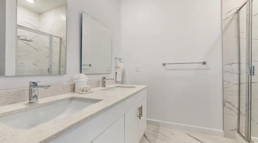 DAVENPORT, Florida 33896, 5 Bedrooms Bedrooms, ,4 BathroomsBathrooms,Residential,For Sale,FAMAGUSTA,0,MFRO6388644