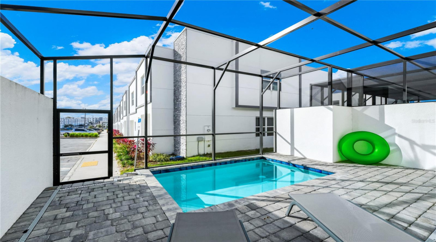 DAVENPORT, Florida 33896, 5 Bedrooms Bedrooms, ,4 BathroomsBathrooms,Residential,For Sale,FAMAGUSTA,0,MFRO6388644