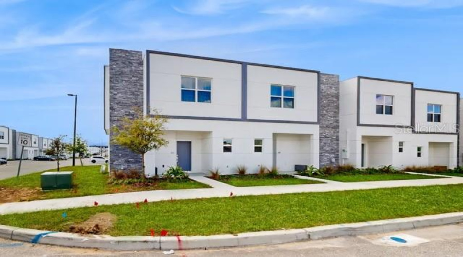 DAVENPORT, Florida 33896, 5 Bedrooms Bedrooms, ,4 BathroomsBathrooms,Residential,For Sale,FAMAGUSTA,0,MFRO6388644