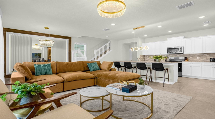 DAVENPORT, Florida 33897, 5 Bedrooms Bedrooms, ,4 BathroomsBathrooms,Residential,For Sale,LANA,0,MFRS5145263