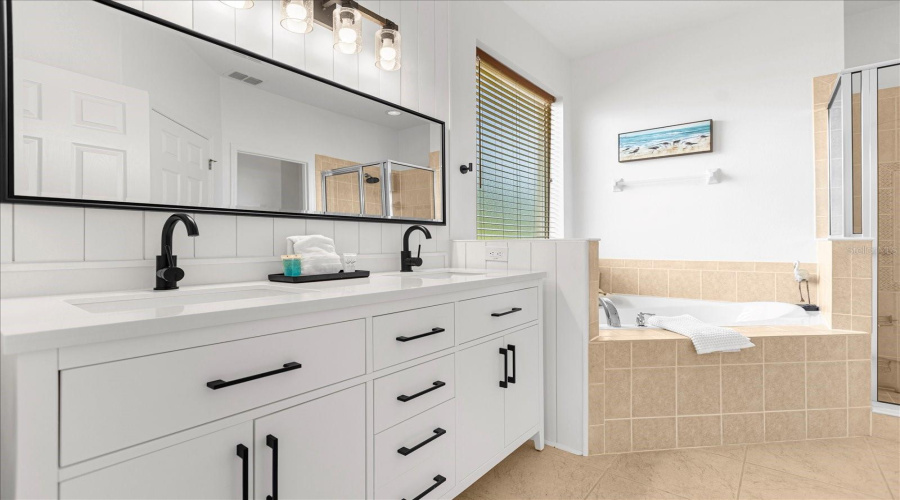 DAVENPORT, Florida 33837, 5 Bedrooms Bedrooms, ,4 BathroomsBathrooms,Residential,For Sale,YELLOW SNAPDRAGON,0,MFRS5145326