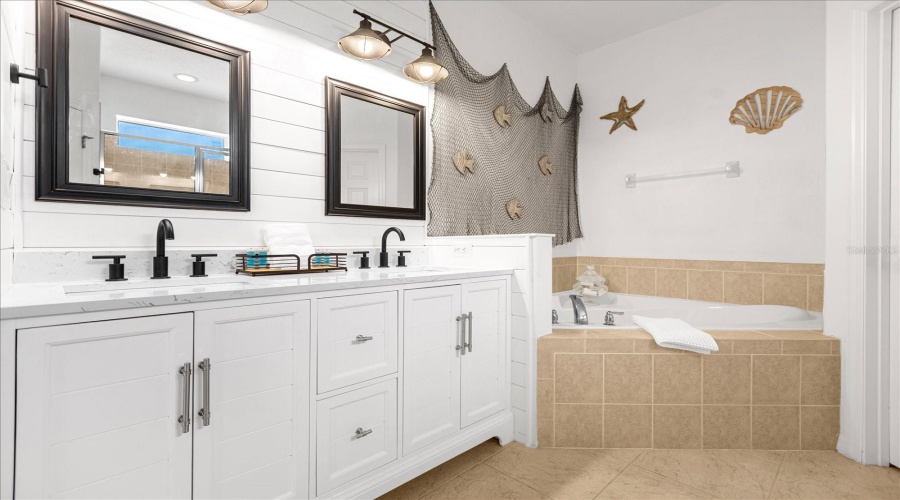 DAVENPORT, Florida 33837, 5 Bedrooms Bedrooms, ,4 BathroomsBathrooms,Residential,For Sale,YELLOW SNAPDRAGON,0,MFRS5145326