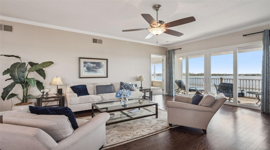 ORLANDO, Florida 32836, 3 Bedrooms Bedrooms, ,2 BathroomsBathrooms,Residential,For Sale,THE ESPLANADE,0,MFRO6388359