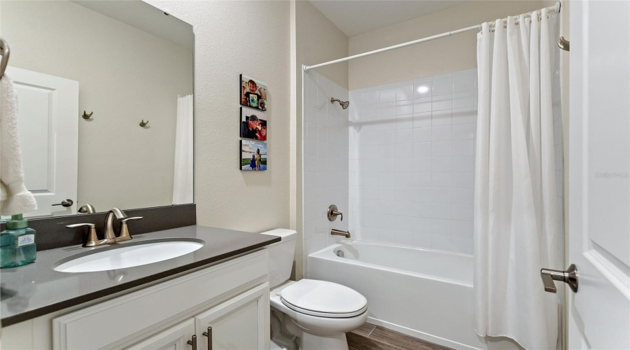 DAVENPORT, Florida 33896, 4 Bedrooms Bedrooms, ,3 BathroomsBathrooms,Residential,For Sale,FALLEN OAK DR,0,MFRS5145325