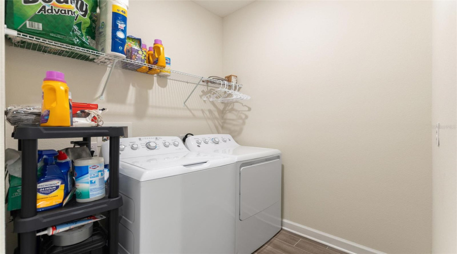 DAVENPORT, Florida 33896, 4 Bedrooms Bedrooms, ,3 BathroomsBathrooms,Residential,For Sale,FALLEN OAK DR,0,MFRS5145325