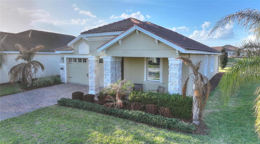 DAVENPORT, Florida 33896, 4 Bedrooms Bedrooms, ,3 BathroomsBathrooms,Residential,For Sale,FALLEN OAK DR,0,MFRS5145325