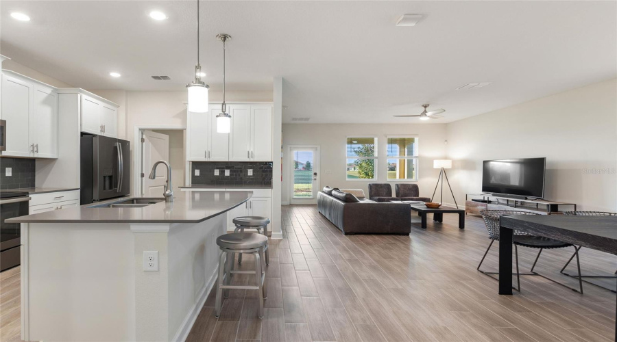 DAVENPORT, Florida 33896, 4 Bedrooms Bedrooms, ,3 BathroomsBathrooms,Residential,For Sale,FALLEN OAK DR,0,MFRS5145325