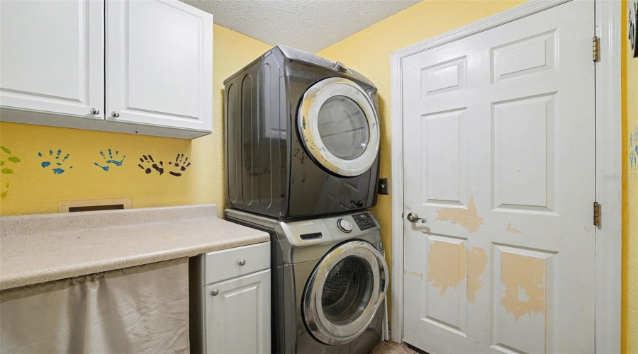 DAVENPORT, Florida 33837, 4 Bedrooms Bedrooms, ,2 BathroomsBathrooms,Residential,For Sale,SIERRA,0,MFRO6388690