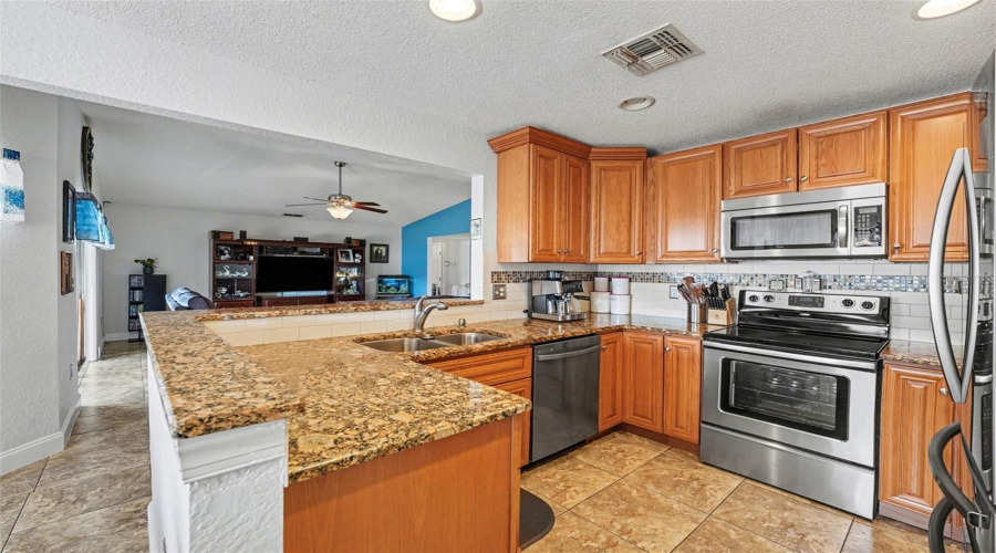 DAVENPORT, Florida 33837, 4 Bedrooms Bedrooms, ,2 BathroomsBathrooms,Residential,For Sale,SIERRA,0,MFRO6388690