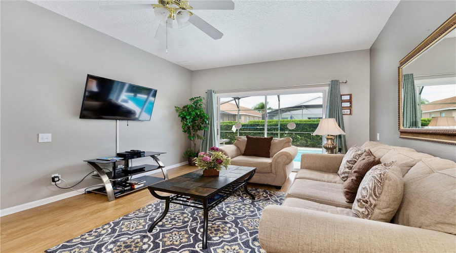 KISSIMMEE, Florida 34747, 4 Bedrooms Bedrooms, ,2 BathroomsBathrooms,Residential,For Sale,FAN PALM,0,MFRO6348262