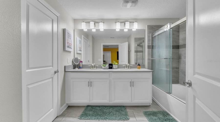 KISSIMMEE, Florida 34746, 4 Bedrooms Bedrooms, ,3 BathroomsBathrooms,Residential,For Sale,LOVE STOREY,0,MFRA4684256