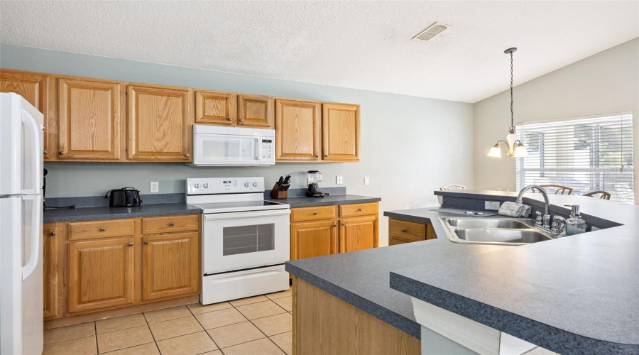 DAVENPORT, Florida 33896, 4 Bedrooms Bedrooms, ,3 BathroomsBathrooms,Residential,For Sale,KILDRUMMY,0,MFRS5141305