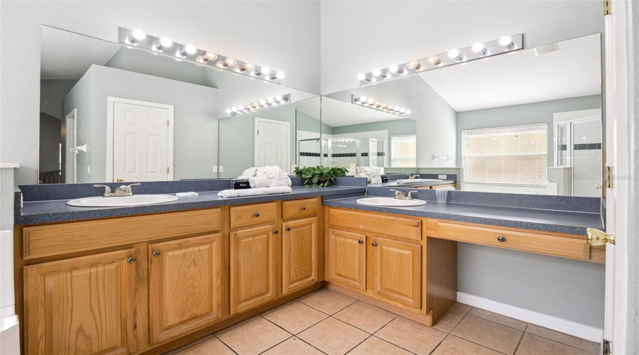 DAVENPORT, Florida 33896, 4 Bedrooms Bedrooms, ,3 BathroomsBathrooms,Residential,For Sale,KILDRUMMY,0,MFRS5141305