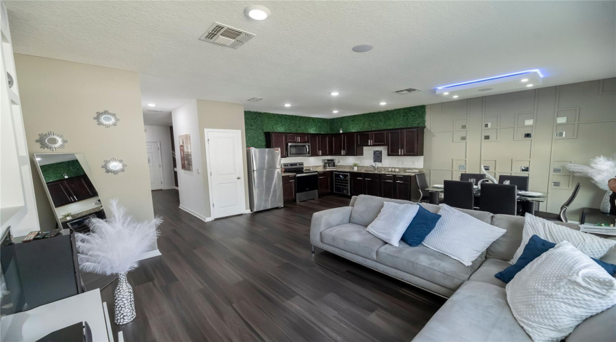 DAVENPORT, Florida 33897, 3 Bedrooms Bedrooms, ,2 BathroomsBathrooms,Residential,For Sale,GRANDIN,0,MFRS5145270