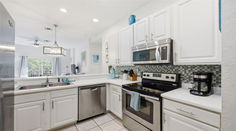 DAVENPORT, Florida 33897, 3 Bedrooms Bedrooms, ,2 BathroomsBathrooms,Residential,For Sale,LUCAYA,0,MFRO6388822