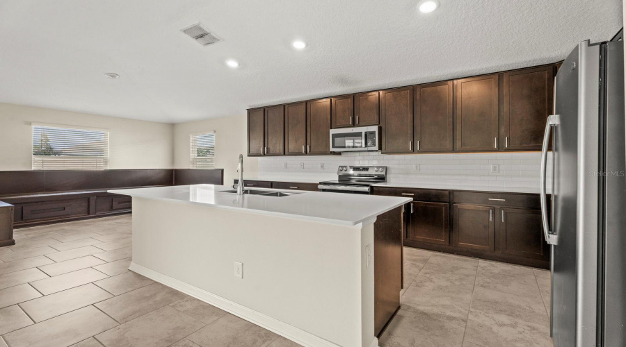 KISSIMMEE, Florida 34746, 4 Bedrooms Bedrooms, ,3 BathroomsBathrooms,Residential,For Sale,LIGHTERKNOT,0,MFRS5145410