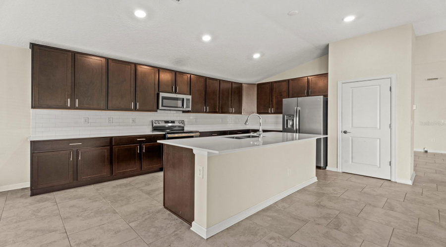 KISSIMMEE, Florida 34746, 4 Bedrooms Bedrooms, ,3 BathroomsBathrooms,Residential,For Sale,LIGHTERKNOT,0,MFRS5145410