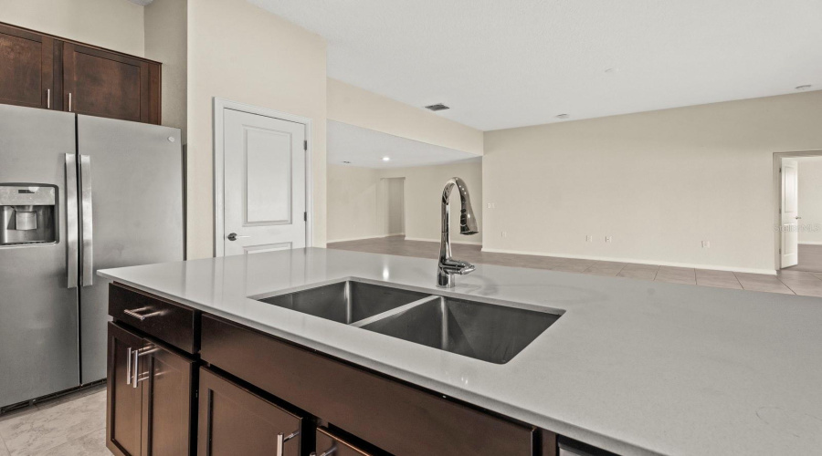 KISSIMMEE, Florida 34746, 4 Bedrooms Bedrooms, ,3 BathroomsBathrooms,Residential,For Sale,LIGHTERKNOT,0,MFRS5145410