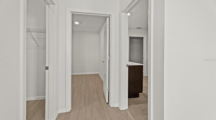 KISSIMMEE, Florida 34746, 4 Bedrooms Bedrooms, ,3 BathroomsBathrooms,Residential,For Sale,LIGHTERKNOT,0,MFRS5145410