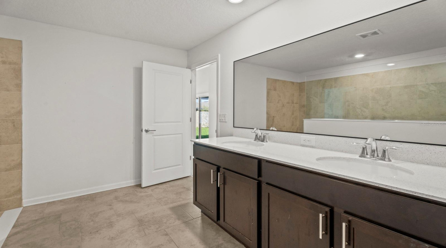 KISSIMMEE, Florida 34746, 4 Bedrooms Bedrooms, ,3 BathroomsBathrooms,Residential,For Sale,LIGHTERKNOT,0,MFRS5145410