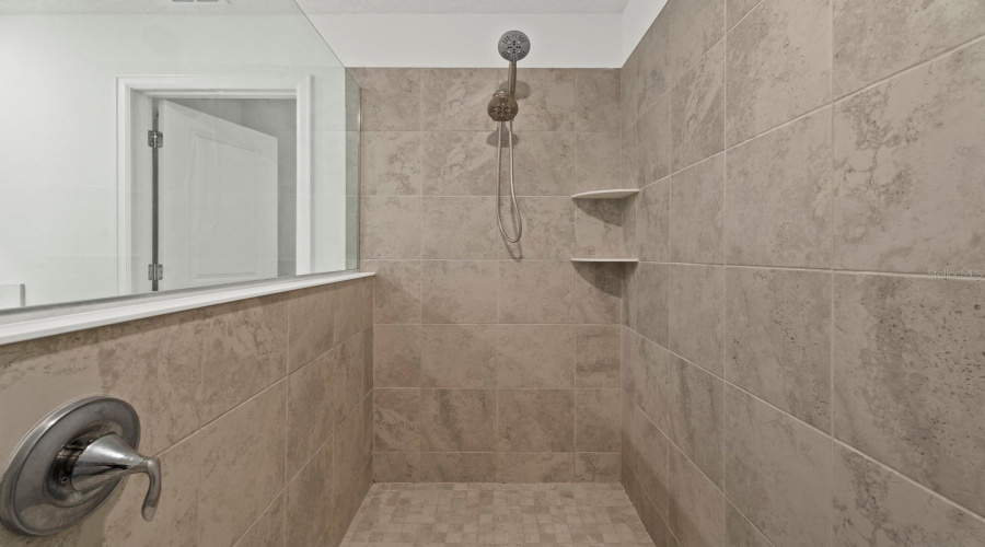 KISSIMMEE, Florida 34746, 4 Bedrooms Bedrooms, ,3 BathroomsBathrooms,Residential,For Sale,LIGHTERKNOT,0,MFRS5145410