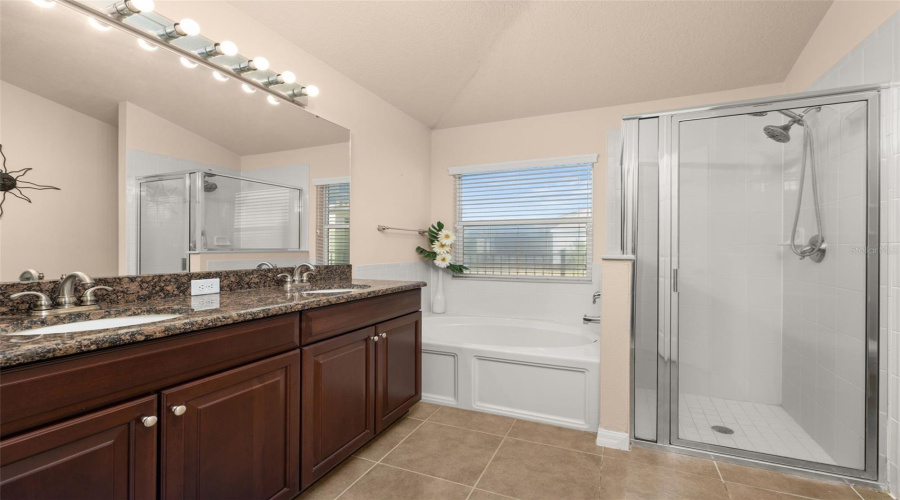 DAVENPORT, Florida 33837, 4 Bedrooms Bedrooms, ,2 BathroomsBathrooms,Residential,For Sale,CORTLAND,0,MFRS5143107