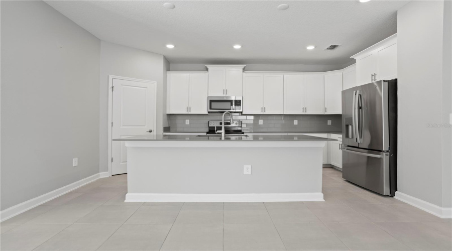 DAVENPORT, Florida 33837, 4 Bedrooms Bedrooms, ,3 BathroomsBathrooms,Residential,For Sale,CAMDEN,0,MFRO6387597