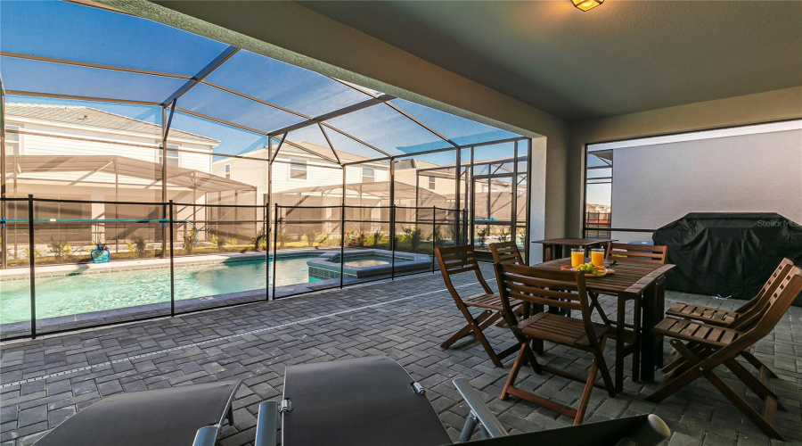 DAVENPORT, Florida 33837, 5 Bedrooms Bedrooms, ,5 BathroomsBathrooms,Residential,For Sale,OAKMOSS,0,MFRO6388379