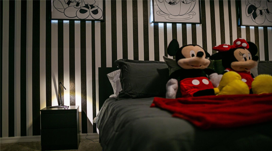 DAVENPORT, Florida 33837, 5 Bedrooms Bedrooms, ,5 BathroomsBathrooms,Residential,For Sale,OAKMOSS,0,MFRO6388379